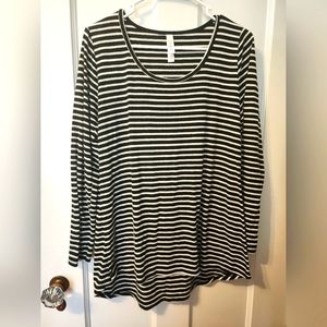 Lularoe Medium Lynnae